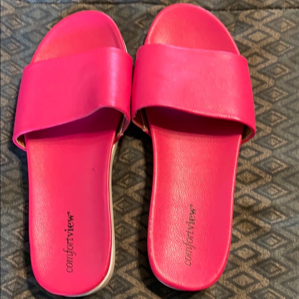 Comfortview bright pink / fuschia slides / sandals